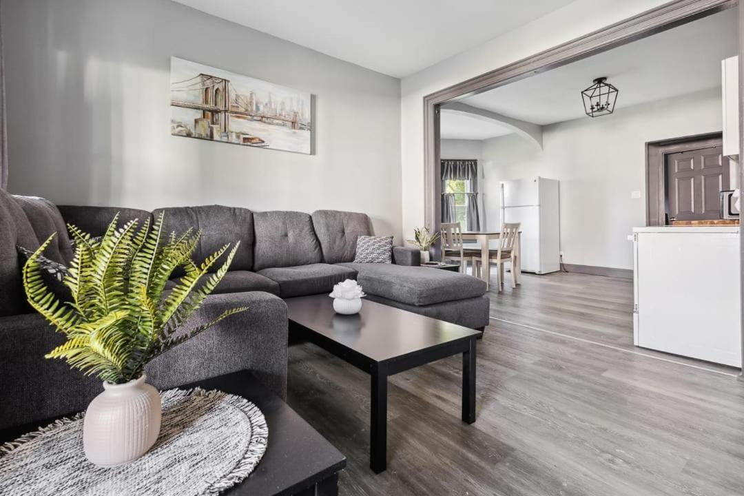 Spacious 6Br 2Ba Minutes For The Falls & Casino ナイアガラフォールズ エクステリア 写真