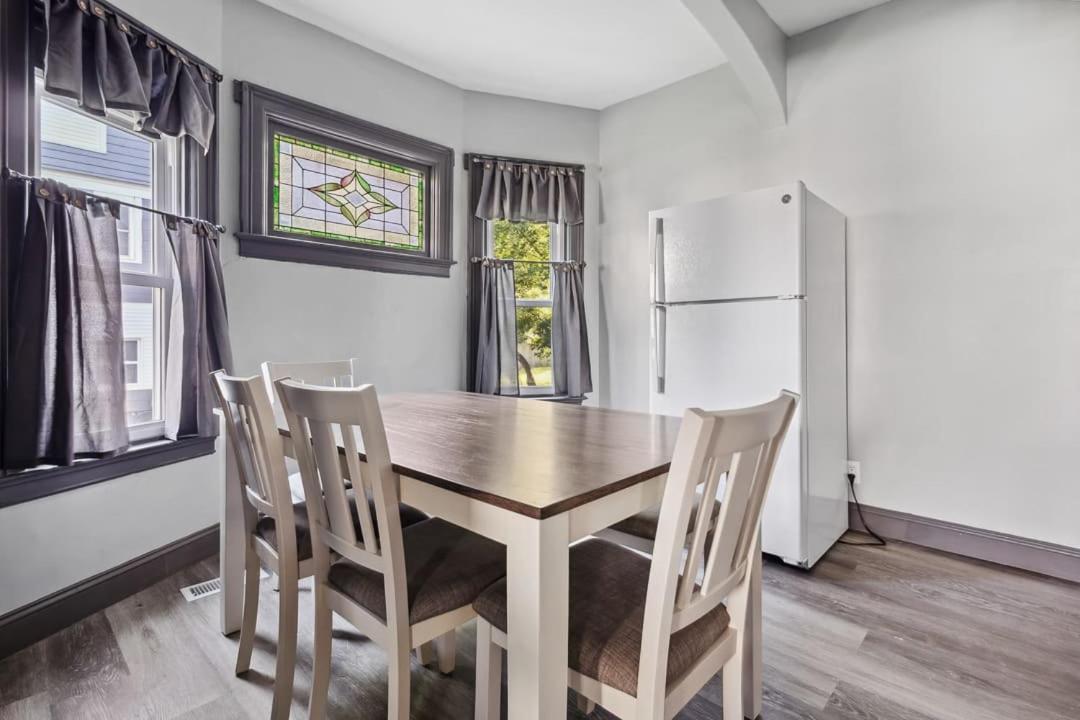 Spacious 6Br 2Ba Minutes For The Falls & Casino ナイアガラフォールズ エクステリア 写真