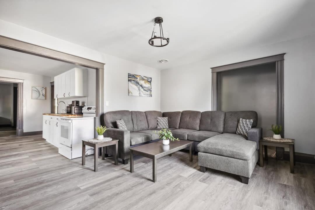 Spacious 6Br 2Ba Minutes For The Falls & Casino ナイアガラフォールズ エクステリア 写真