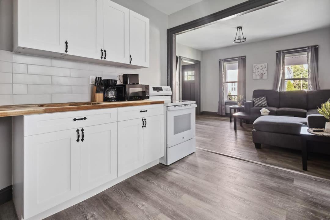 Spacious 6Br 2Ba Minutes For The Falls & Casino ナイアガラフォールズ エクステリア 写真
