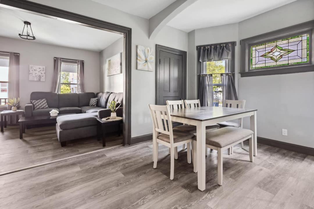 Spacious 6Br 2Ba Minutes For The Falls & Casino ナイアガラフォールズ エクステリア 写真